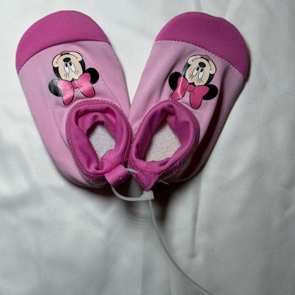 Disney Baby Girls' Minnie Mouse Pink Soft Sole Slip-On Shoes 0-9m